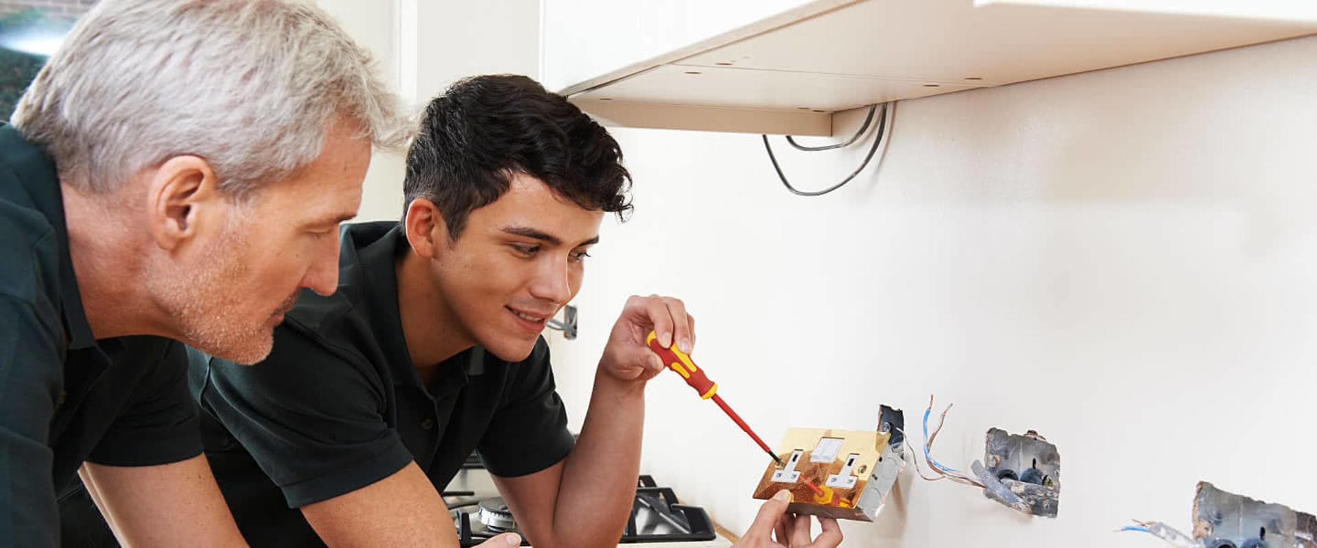 The Benefits of Hiring a Licensed Electrician